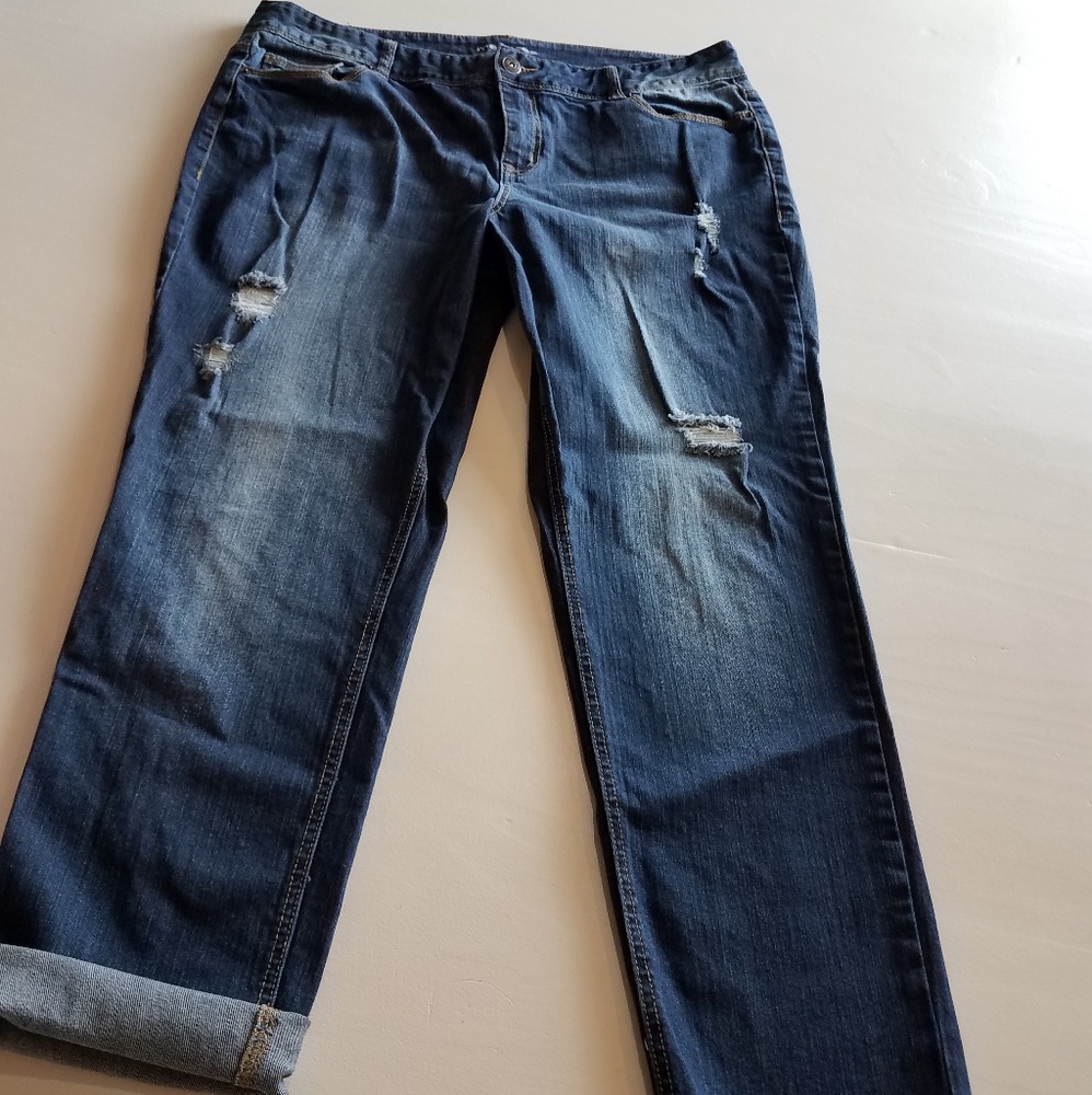 Cropped pants size 33 w x 29 l. Like new!